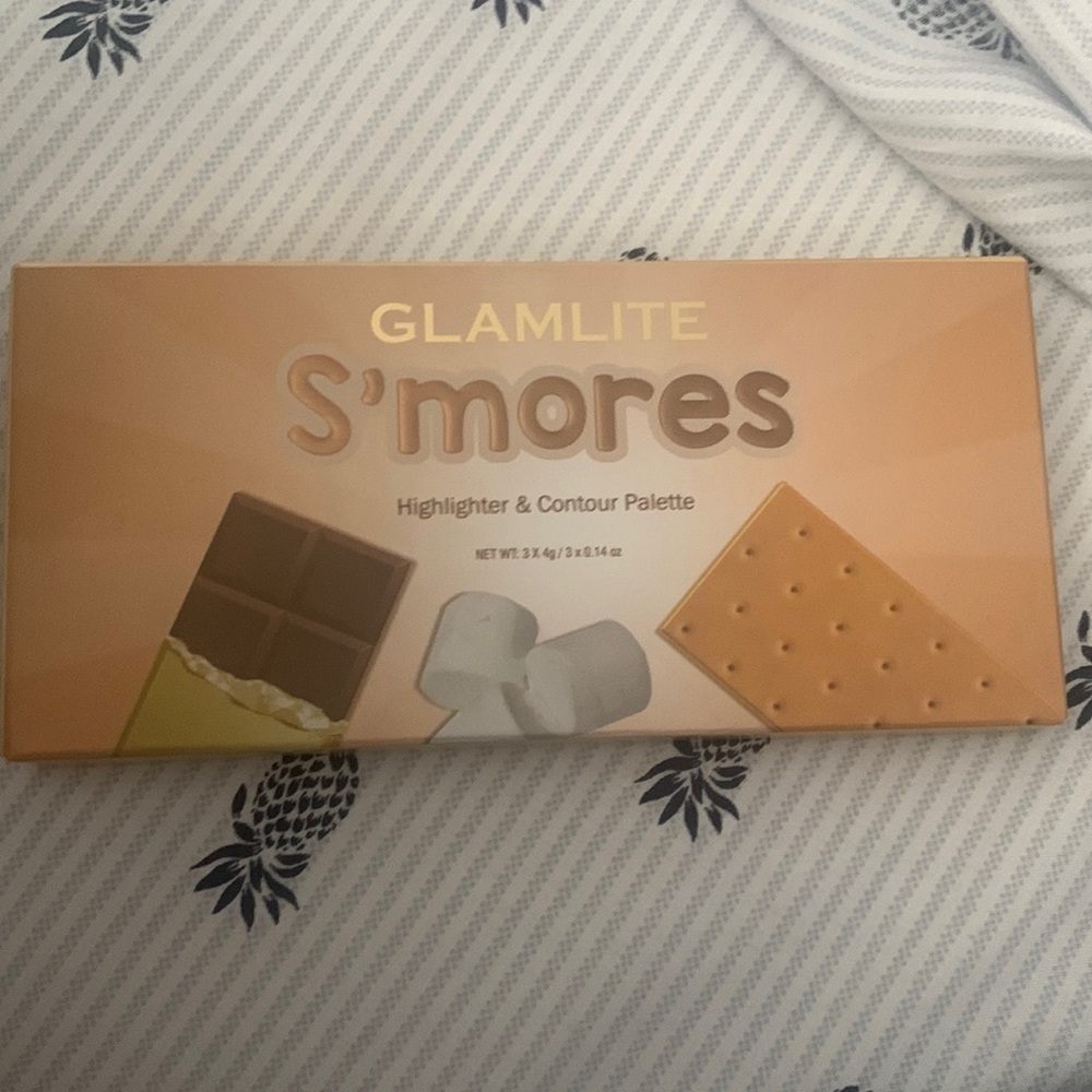 Glamlite highlighter&contour palette.